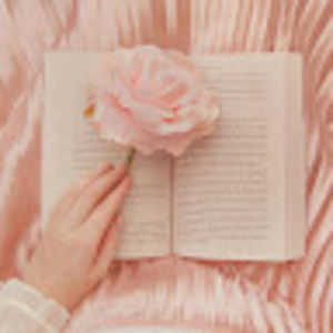 Meet your Posher, Momo